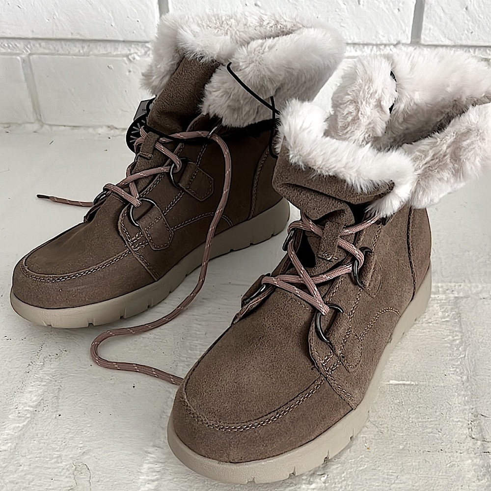 Time and Tru Memory Foam. Faux Fur Lined Boots. Water Repellent. New Size 8